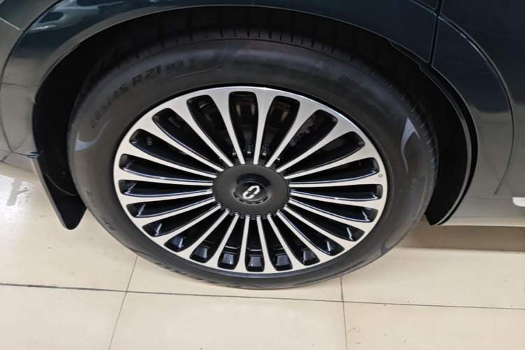 Used Hima AITO M9 2024 Range-Extended Ultra Version 42 kWh 6-Seater Model Right Rear Wheel Hub