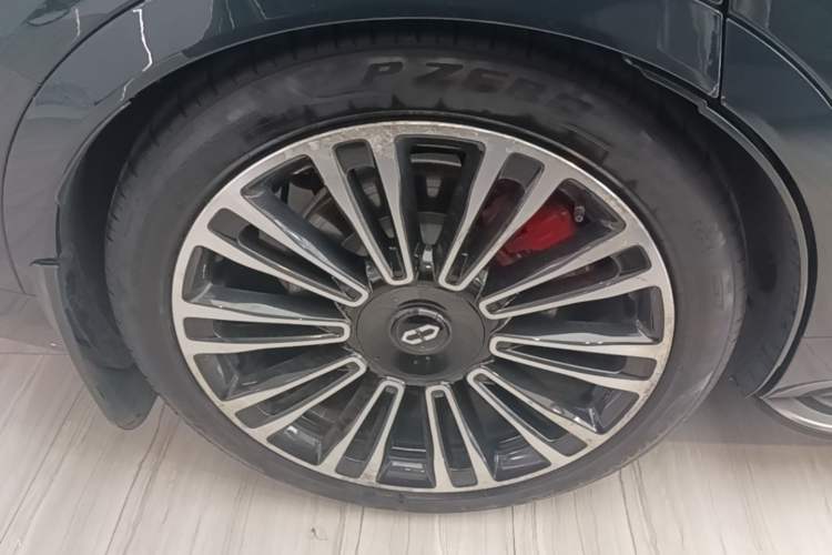 Used Hima AITO M9 2024 Range-Extended Ultra Version 42 kWh 6-Seater Model Right Rear Wheel Hub