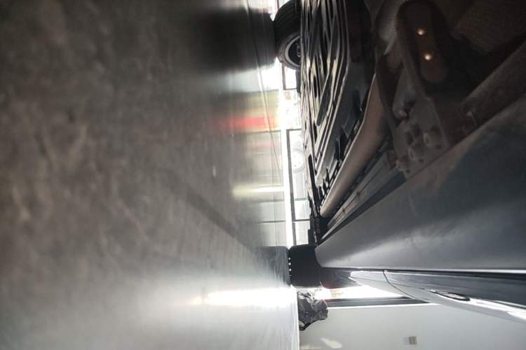 Used Hima AITO M9 2024 Range-Extended Ultra Version 42 kWh 6-Seater Model Right Side Sill