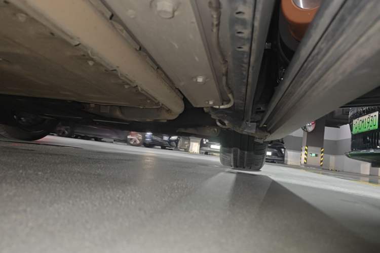 Used Hima AITO M9 2024 Range-Extended Ultra Version 42 kWh 6-Seater Model Right Side Sill