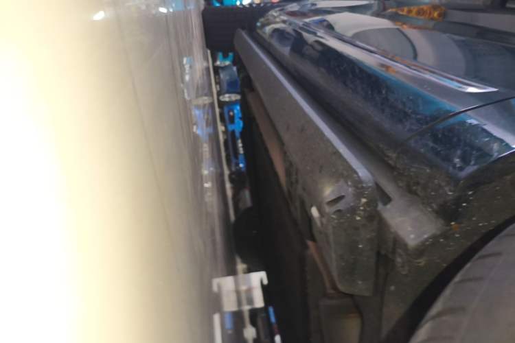 Used Hima AITO M9 2024 Range-Extended Ultra Version 42 kWh 6-Seater Model Right Side Sill
