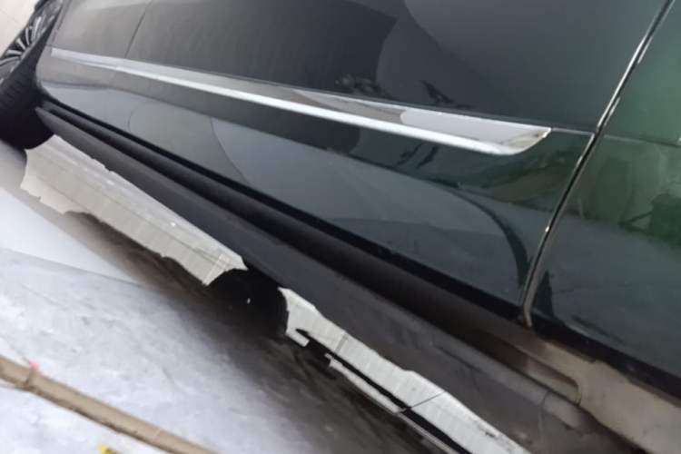 Used Hima AITO M9 2024 Range-Extended Ultra Version 42 kWh 6-Seater Model Right Side Sill