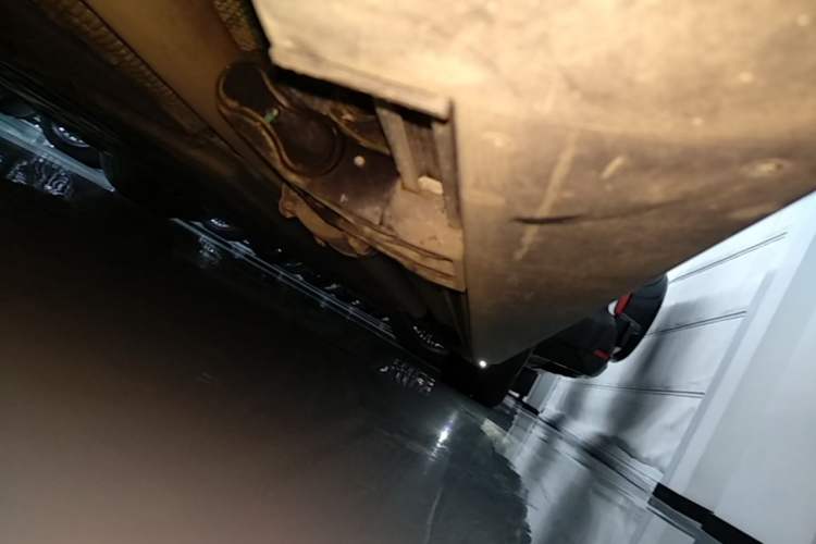 Used Hima AITO M9 2024 Range-Extended Ultra Version 42 kWh 6-Seater Model Right Side Sill