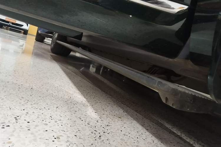 Used Hima AITO M9 2024 Range-Extended Ultra Version 52 kWh 6-Seater Model Right Side Sill