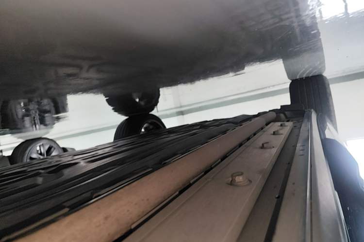 Used Hima AITO M9 2024 Range-Extended Ultra Version 42 kWh 6-Seater Model Right Side Sill