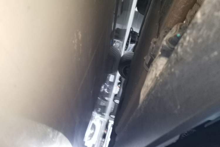 Used Hima AITO M9 2024 Range-Extended Ultra Version 52 kWh 5-Seater Model Right Side Sill