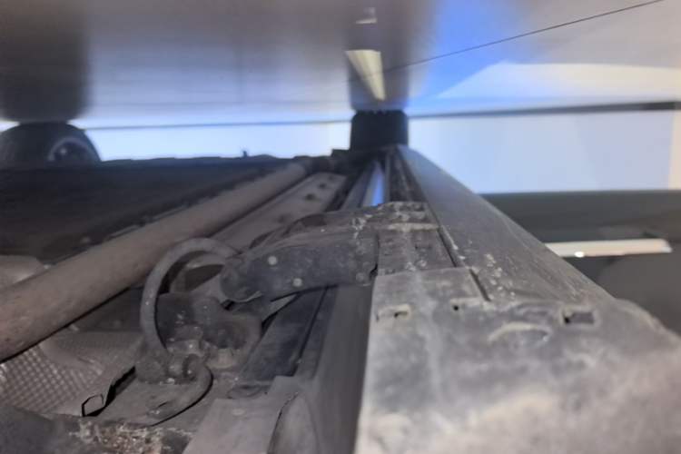 Used Hima AITO M9 2024 Range-Extended Max Edition 42 kWh 6-Seater Version Right Side Sill