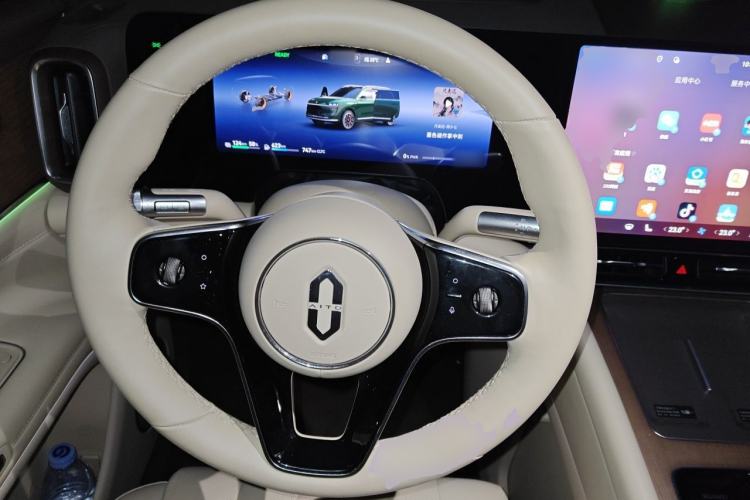 Used Hima AITO M9 2024 Range-Extended Ultra Version 42 kWh 6-Seater Model Steering Wheel