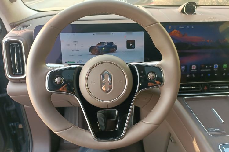 Used Hima AITO M9 2024 Range-Extended Ultra Version 52 kWh 5-Seater Model Steering Wheel