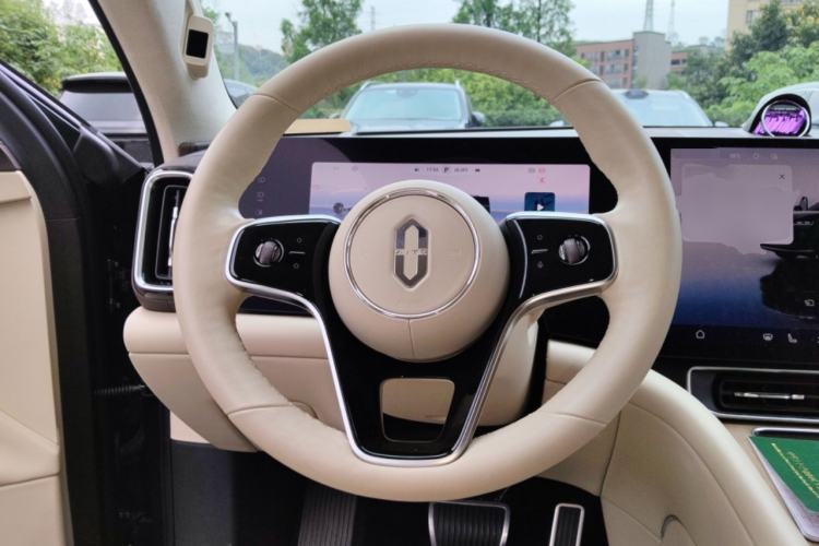 Used Hima AITO M9 2024 Range-Extended Ultra Version 42 kWh 6-Seater Model Steering Wheel