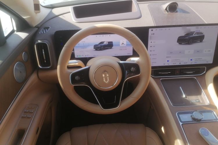 Used Hima AITO M9 2024 Range-Extended Ultra Version 52 kWh 5-Seater Model Steering Wheel
