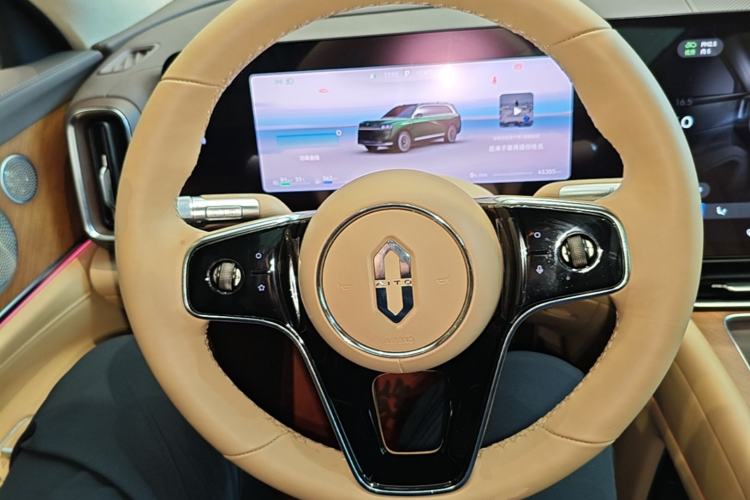 Used Hima AITO M9 2024 Range-Extended Ultra Version 52 kWh 5-Seater Model Steering Wheel