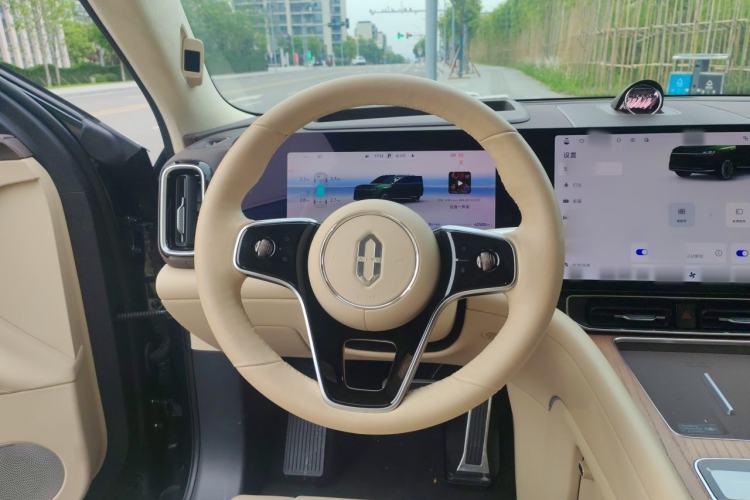 Used Hima AITO M9 2024 Range-Extended Ultra Version 42 kWh 6-Seater Model Steering Wheel