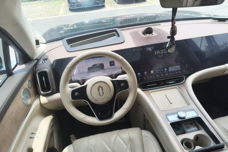 Used Hima AITO M9 2024 Range-Extended Ultra Version 52 kWh 6-Seater Model Steering Wheel