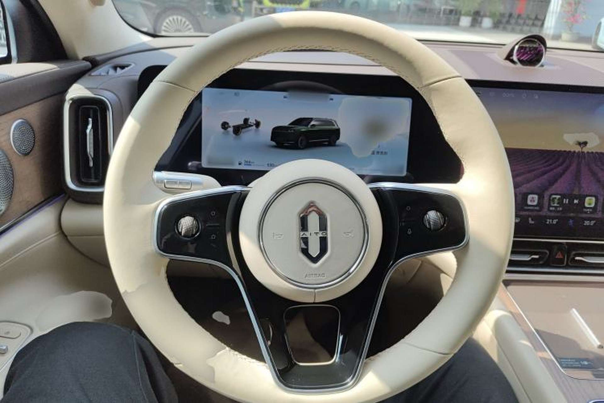 Used Hima AITO M9 2024 Range-Extended Ultra Version 42 kWh 6-Seater Model Steering Wheel