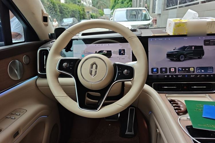 Used Hima AITO M9 2024 Range-Extended Ultra Version 52 kWh 6-Seater Model Steering Wheel