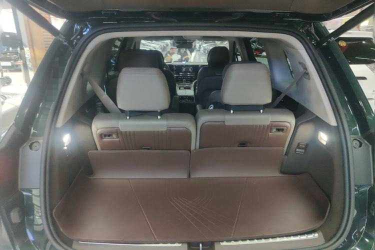 Used Hima AITO M9 2024 Range-Extended Ultra Version 42 kWh 6-Seater Model Trunk