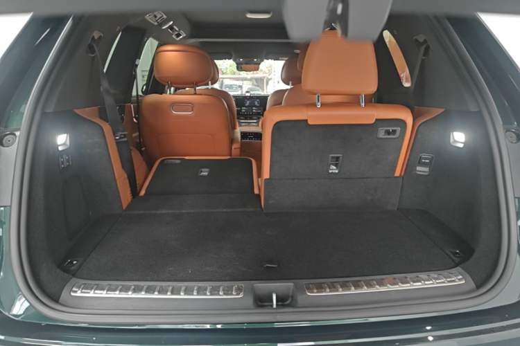 Used Hima AITO M9 2024 Range-Extended Ultra Version 42 kWh 6-Seater Model Trunk