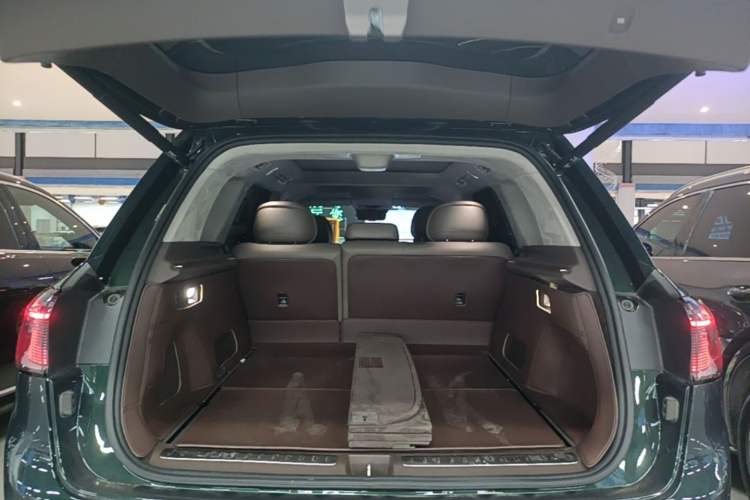 Used Hima AITO M9 2024 Range-Extended Ultra Version 52 kWh 5-Seater Model Trunk