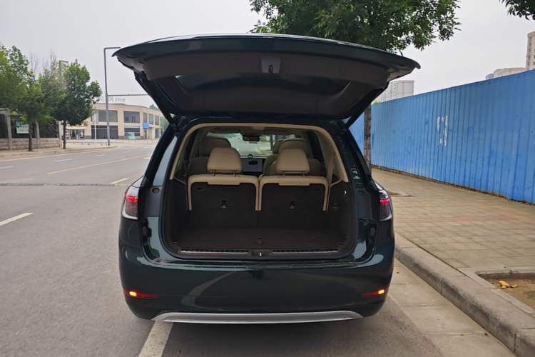 Used Hima AITO M9 2024 All-Electric Ultra Version 100 kWh 6-Seater Model Trunk