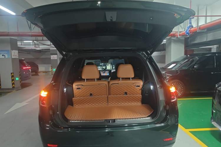 Used Hima AITO M9 2024 Range-Extended Ultra Version 42 kWh 6-Seater Model Trunk
