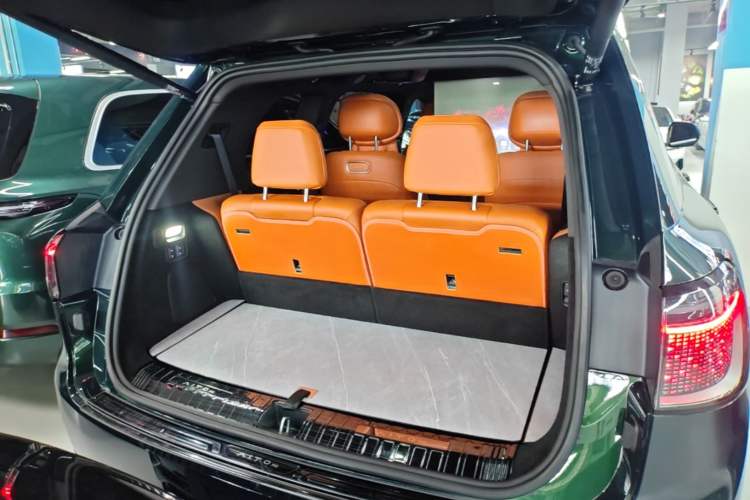 Used Hima AITO M9 2024 Range-Extended Ultra Version 52 kWh 6-Seater Model Trunk
