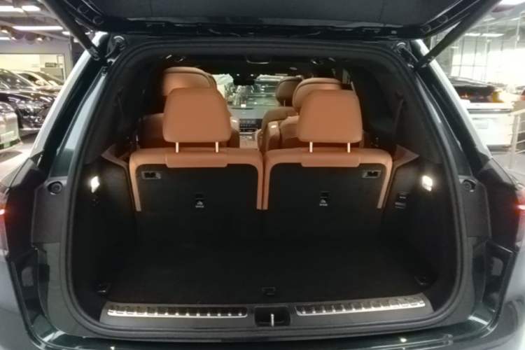 Used Hima AITO M9 2024 Range-Extended Ultra Version 42 kWh 6-Seater Model Trunk