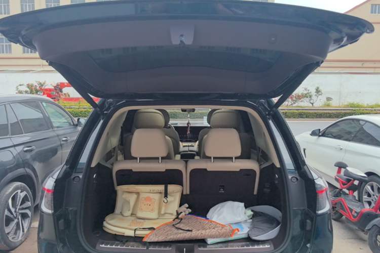 Used Hima AITO M9 2024 Range-Extended Ultra Version 42 kWh 6-Seater Model Trunk