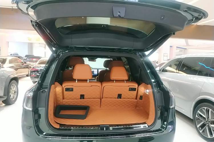 Used Hima AITO M9 2024 Range-Extended Max Edition 42 kWh 6-Seater Version Trunk