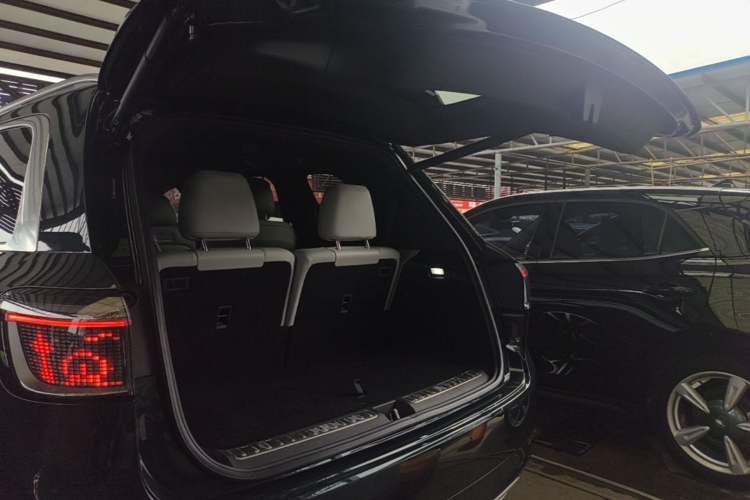 Used Hima AITO M9 2024 Range-Extended Ultra Version 42 kWh 6-Seater Model Trunk