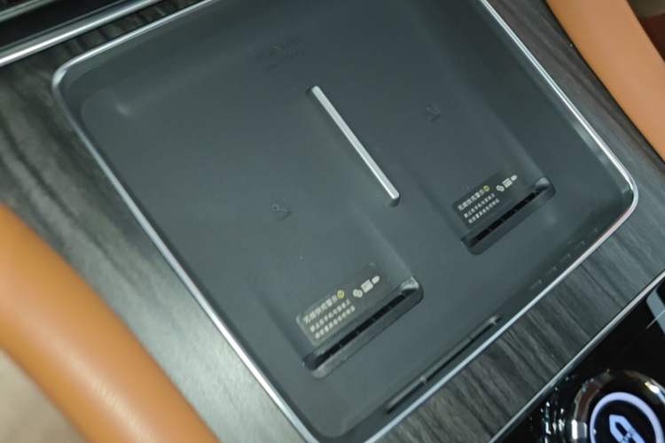 Used Hima AITO M9 2024 Range-Extended Ultra Version 42 kWh 6-Seater Model Vehicle Key