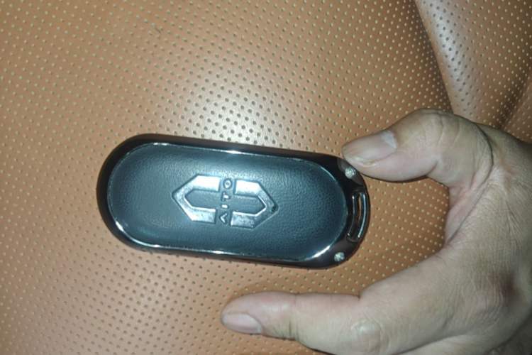 Used Hima AITO M9 2024 Range-Extended Ultra Version 42 kWh 6-Seater Model Vehicle Key