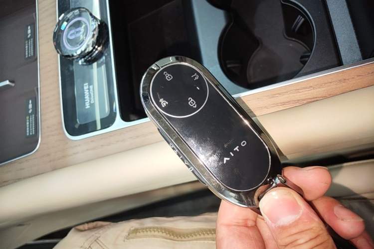 Used Hima AITO M9 2024 Range-Extended Ultra Version 52 kWh 6-Seater Model Vehicle Key