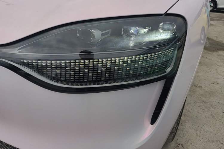 Used Hima AITO M9 2024 All-Electric Ultra Version 100 kWh 6-Seater Model Left Front Headlight