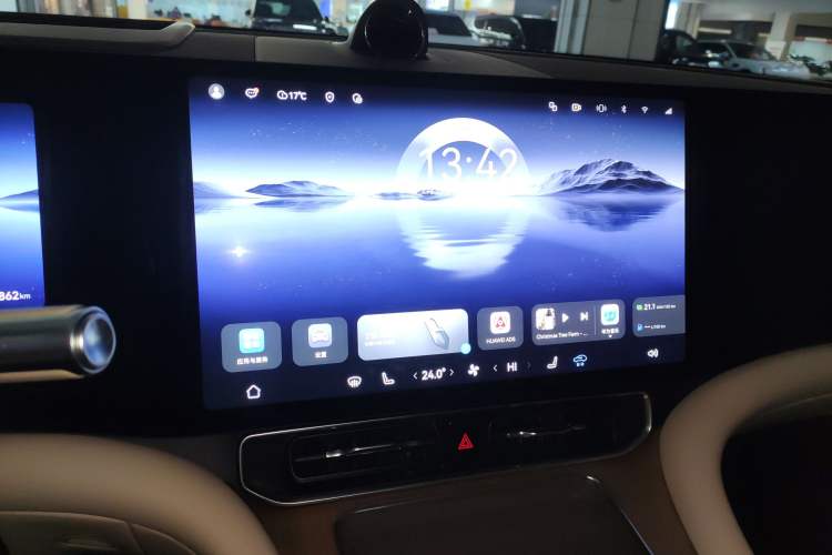 Used Hima AITO M9 2024 Range-Extended Ultra Version 42 kWh 6-Seater Model Audio And AC Panel