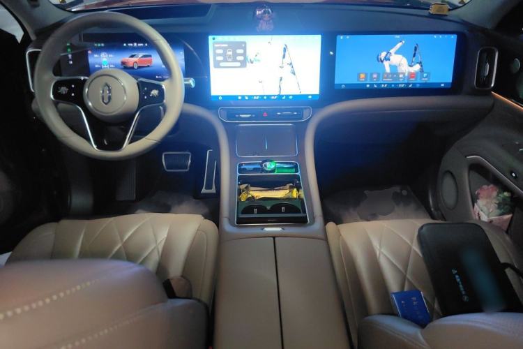 Used Hima AITO M9 2024 Range-Extended Ultra Version 52 kWh 5-Seater Model Center Console
