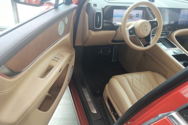 Used Hima AITO M9 2024 Range-Extended Ultra Version 42 kWh 6-Seater Model Driver Seat