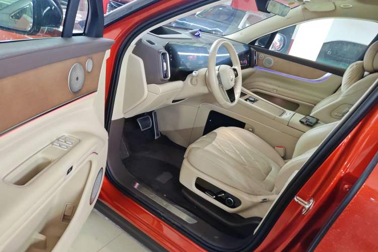 Used Hima AITO M9 2024 Range-Extended Ultra Version 52 kWh 5-Seater Model Driver Seat