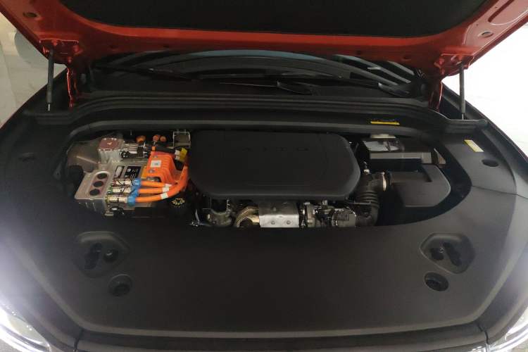 Used Hima AITO M9 2024 Range-Extended Ultra Version 42 kWh 6-Seater Model Engine Bay