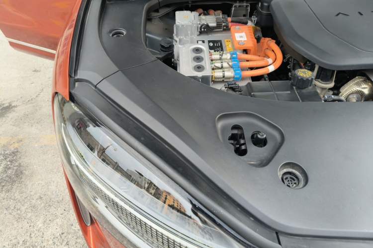 Used Hima AITO M9 2024 Range-Extended Ultra Version 42 kWh 6-Seater Model Engine Bay Right