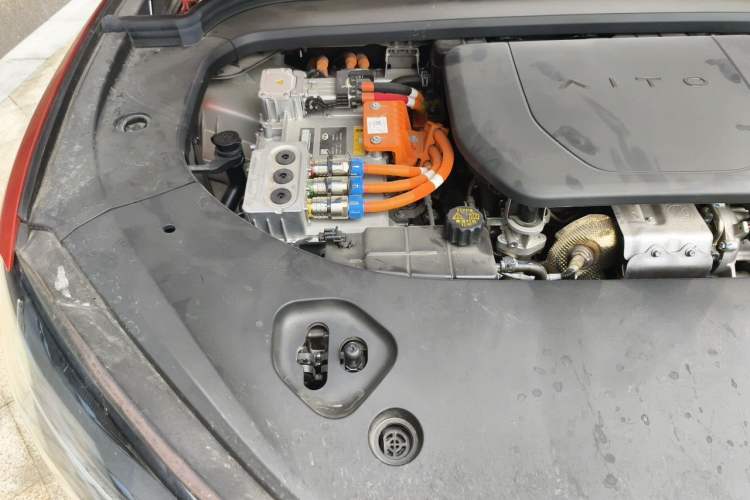 Used Hima AITO M9 2024 Range-Extended Ultra Version 42 kWh 6-Seater Model Engine Bay Right