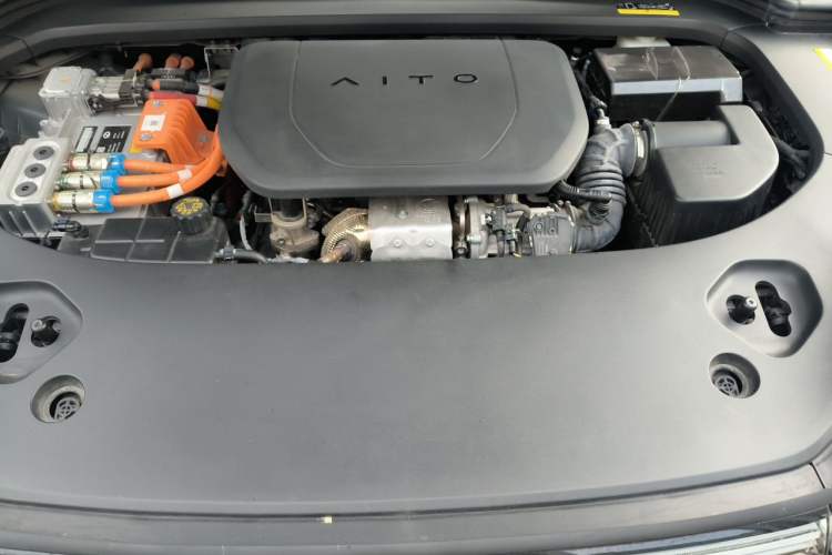 Used Hima AITO M9 2024 Range-Extended Ultra Version 42 kWh 6-Seater Model Engine Bay