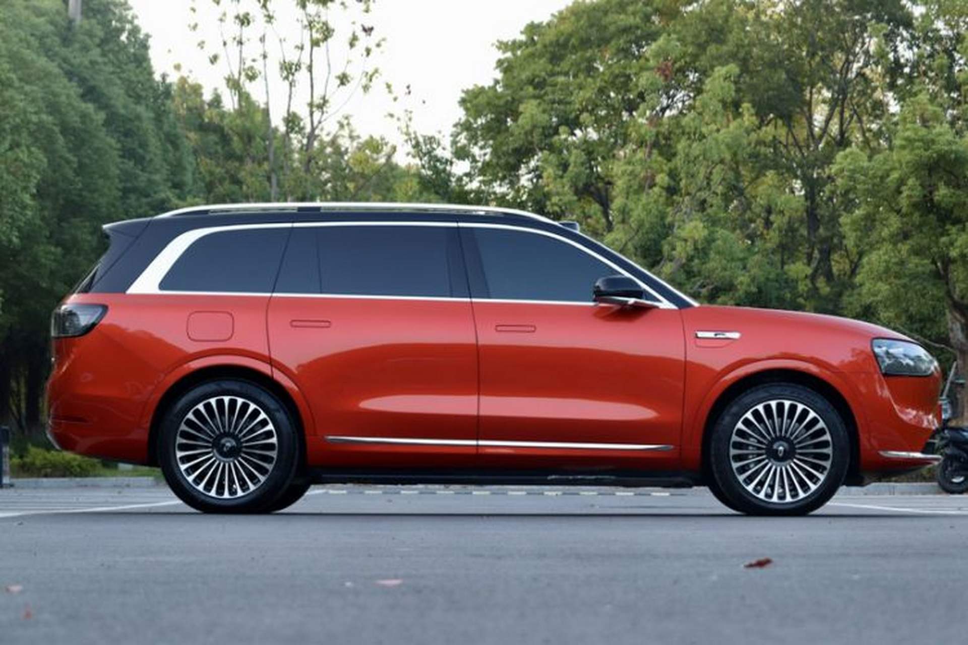 Used Hima AITO M9 2024 Range-Extended Max Edition 52 kWh 5-Seater Version Exterior 2