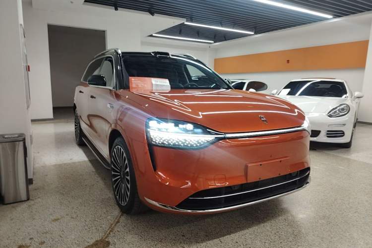 Used Hima AITO M9 2024 Range-Extended Max Edition 42 kWh 6-Seater Version Front Right 45 Deg