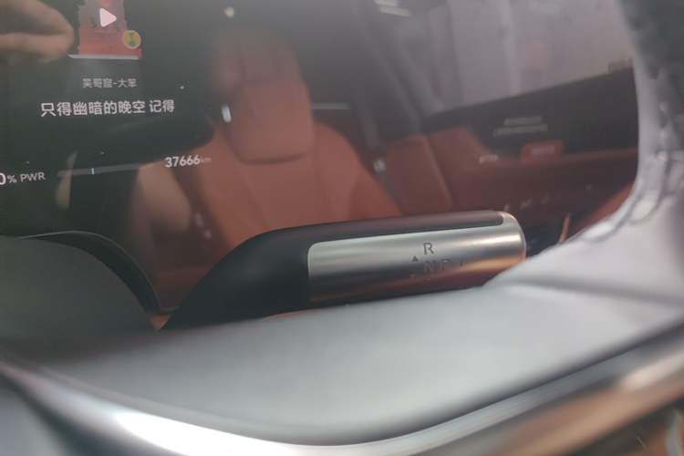 Used Hima AITO M9 2024 Range-Extended Ultra Version 42 kWh 6-Seater Model Gear Lever