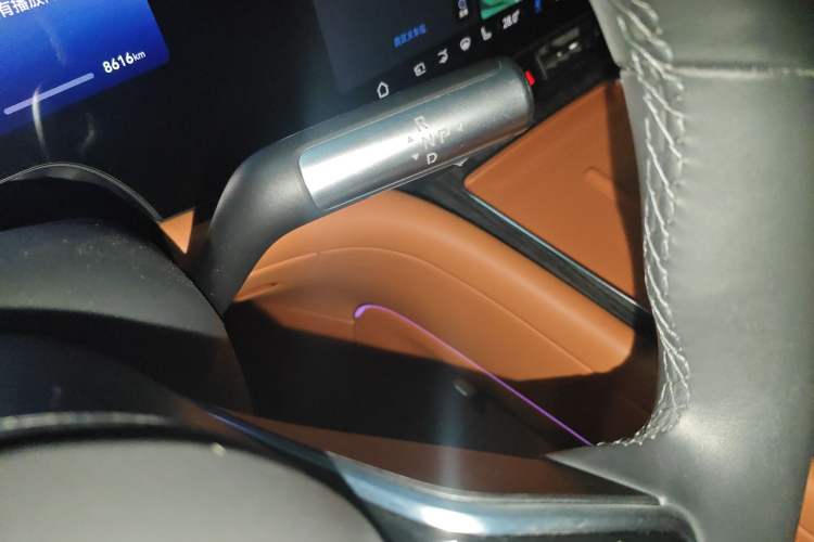 Used Hima AITO M9 2024 Range-Extended Ultra Version 42 kWh 6-Seater Model Gear Lever