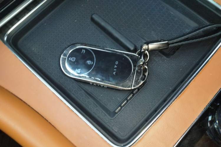 Used Hima AITO M9 2024 All-Electric Ultra Version 100 kWh 6-Seater Model Interior 1