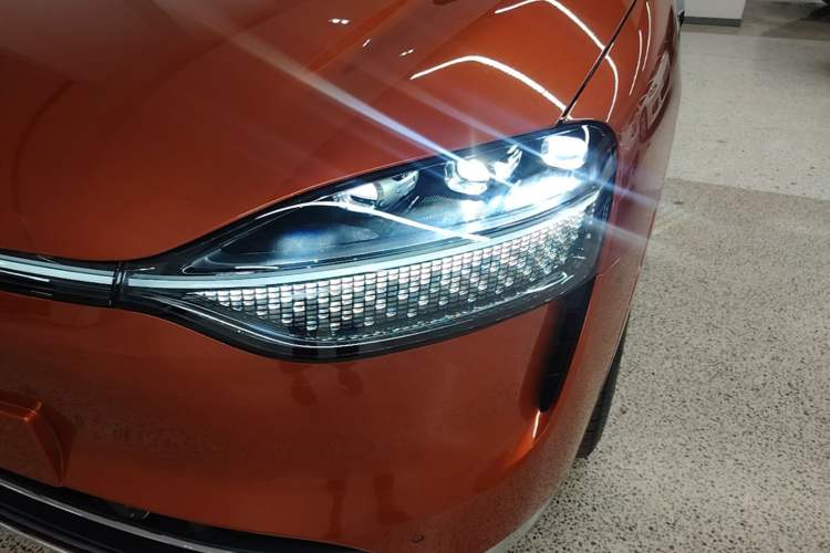 Used Hima AITO M9 2024 Range-Extended Max Edition 42 kWh 6-Seater Version Left Front Headlight