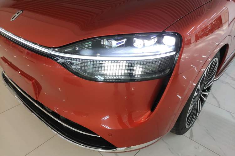 Used Hima AITO M9 2024 Range-Extended Ultra Version 42 kWh 6-Seater Model Left Front Headlight