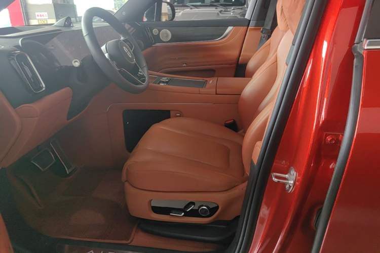 Used Hima AITO M9 2024 Range-Extended Ultra Version 42 kWh 6-Seater Model Left Front Seat